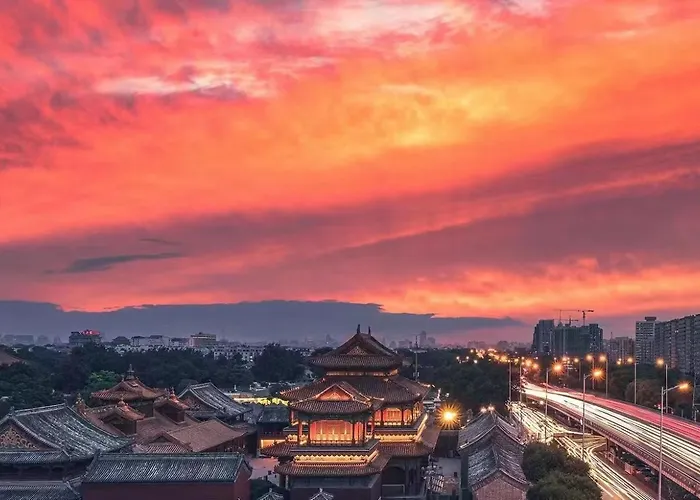 Happy Dragon Courtyard- Newly Renovated With French Windows, Near Tian\'Anmen Forbidden City,Lama Temple And Heaven Temple, 3Minutes Walk From Subway,Fluent English Speaking With Tourist Sights Tickets Service ,Free Coffee &Laundry Service