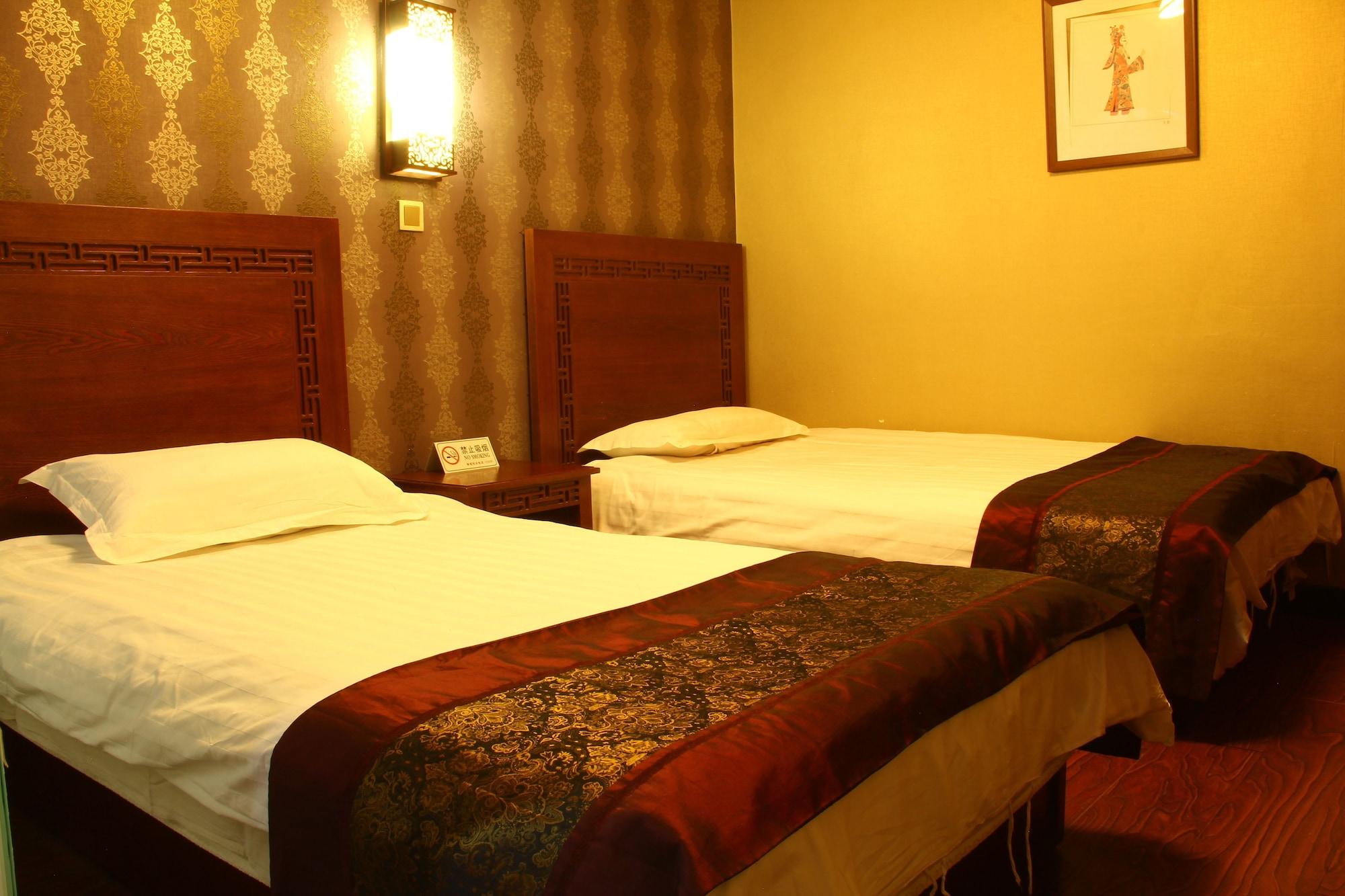 Happy Dragon Courtyard- Newly Renovated With French Windows, Near Tian'anmen Forbidden City,lama Temple And Heaven Temple, 3minutes Walk From Subway,fluent Speaking With Tourist Sights Tickets Service ,free Coffee &laundry Service 5*