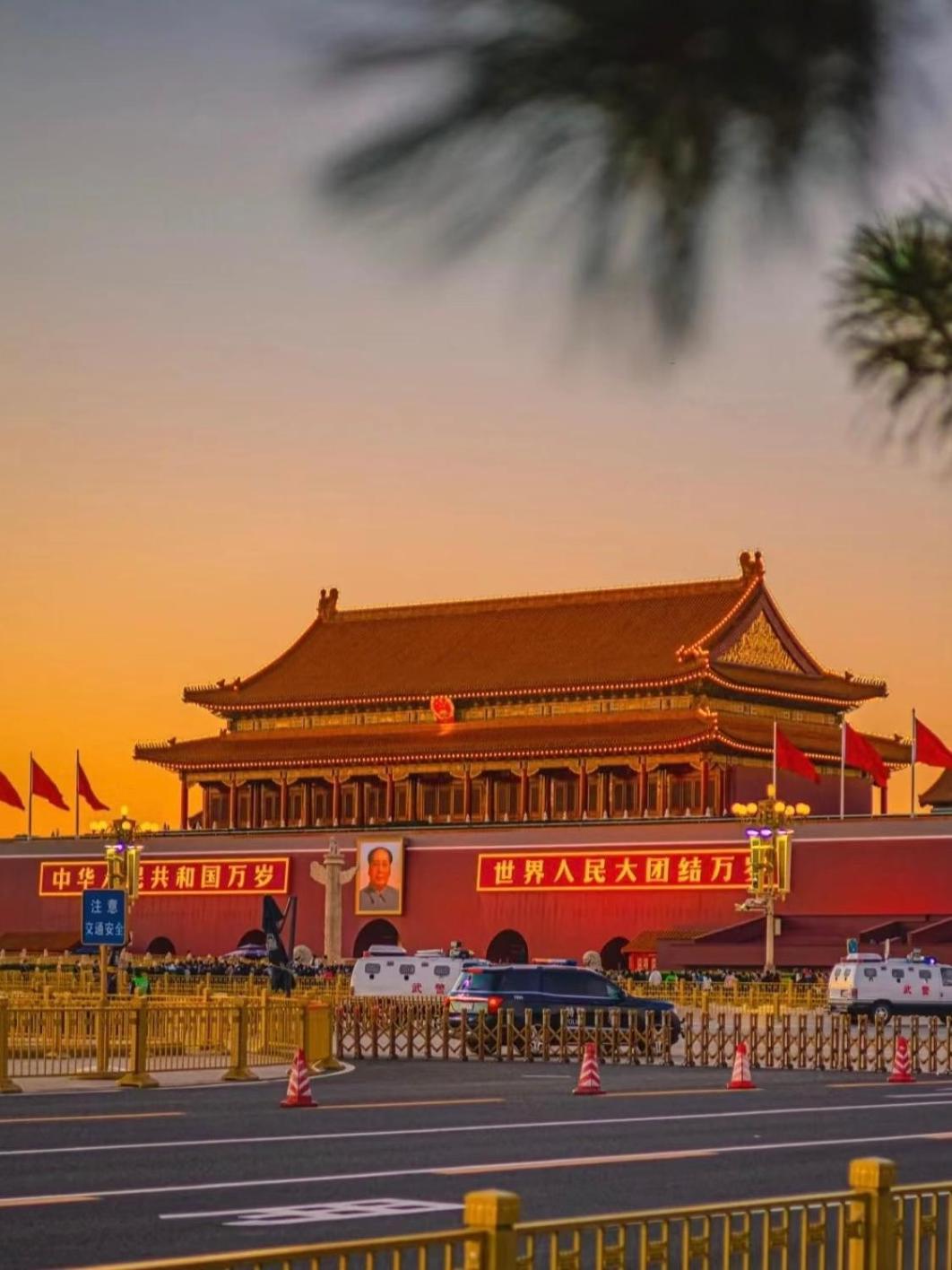 Happy Dragon Courtyard- Newly Renovated With French Windows, Near Tian'anmen Forbidden City,lama Temple And Heaven Temple, 3minutes Walk From Subway,fluent Speaking With Tourist Sights Tickets Service ,free Coffee &laundry Service Hotel