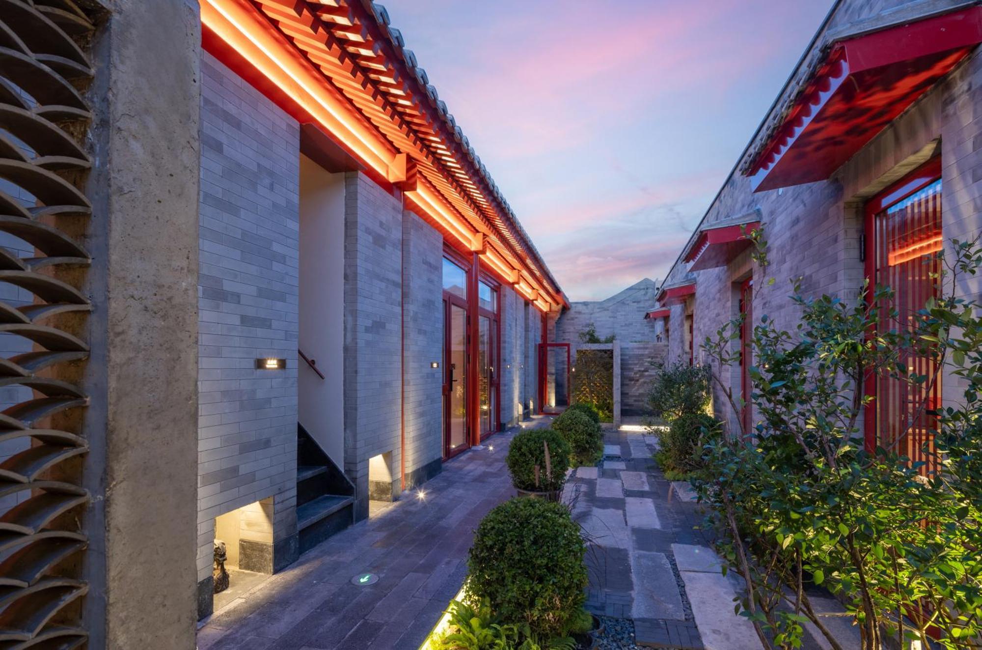 Happy Dragon Courtyard- Newly Renovated With French Windows, Near Tian'anmen Forbidden City,lama Temple And Heaven Temple, 3minutes Walk From Subway,fluent Speaking With Tourist Sights Tickets Service ,free Coffee &laundry Service Hotel 5*