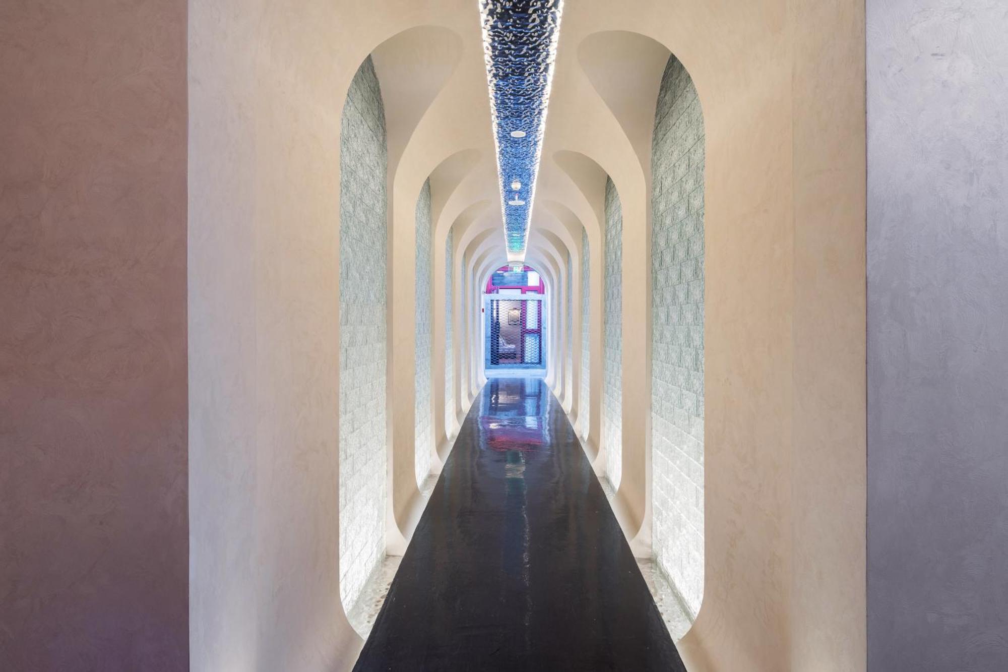 Happy Dragon Courtyard- Newly Renovated With French Windows, Near Tian'anmen Forbidden City,lama Temple And Heaven Temple, 3minutes Walk From Subway,fluent Speaking With Tourist Sights Tickets Service ,free Coffee &laundry Service Hotel Beijing