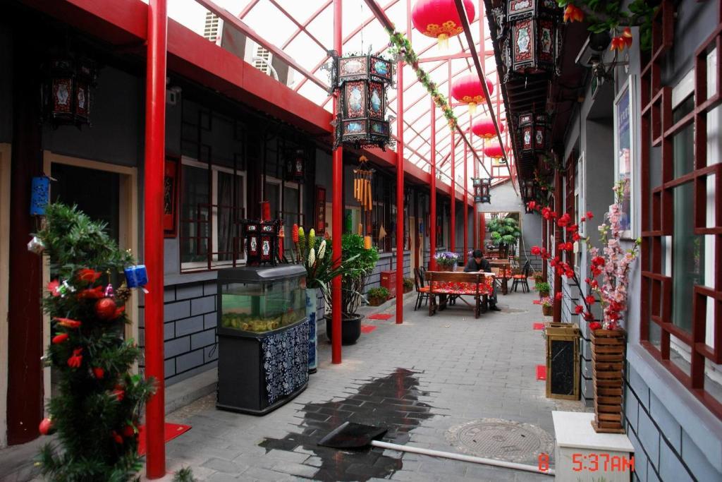 Happy Dragon Courtyard- Newly Renovated With French Windows, Near Tian'anmen Forbidden City,lama Temple And Heaven Temple, 3minutes Walk From Subway,fluent Speaking With Tourist Sights Tickets Service ,free Coffee &laundry Service 5*