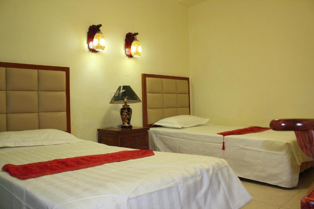 Hotel Happy Dragon Courtyard- Newly Renovated With French Windows, Near Tian'anmen Forbidden City,lama Temple And Heaven Temple, 3minutes Walk From Subway,fluent Speaking With Tourist Sights Tickets Service ,free Coffee &laundry Service